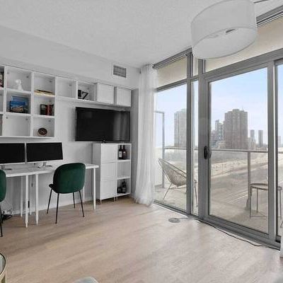 Condo Rental - Stylish 1 Bed, 1 Bath with Balcony, City & Water Views - Photo 1