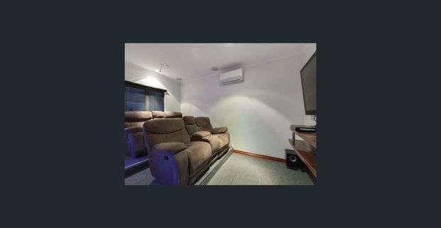 A home of generous proportions - A highly desirable location - Photo 1