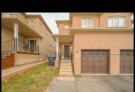For Lease - 7223 Sedan Square, Mississauga, Ontario - Photo 2