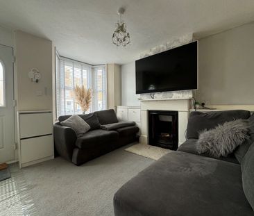 Tonge Road, Sittingbourne. ME10 - Photo 1