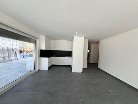 Splendide appartement de 4.5 pièces située au rez-de-chaussée dans un quartier calme et familiale. - Photo 2