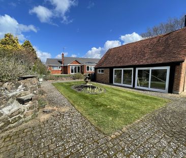 Grove Croft, Warwick, CV35 - Photo 2