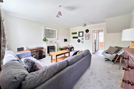 2 bedroom end of terrace house to rent - Photo 3