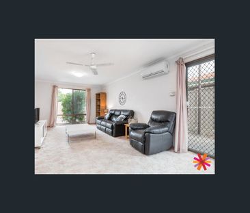 Private Rear Villa - Big Back Yard - Photo 5