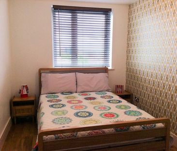 2 bed Apartment for Rent - Photo 3