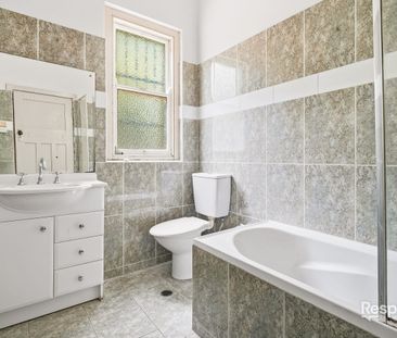 Renovated 4 Bedroom House in Prime Location - Photo 3