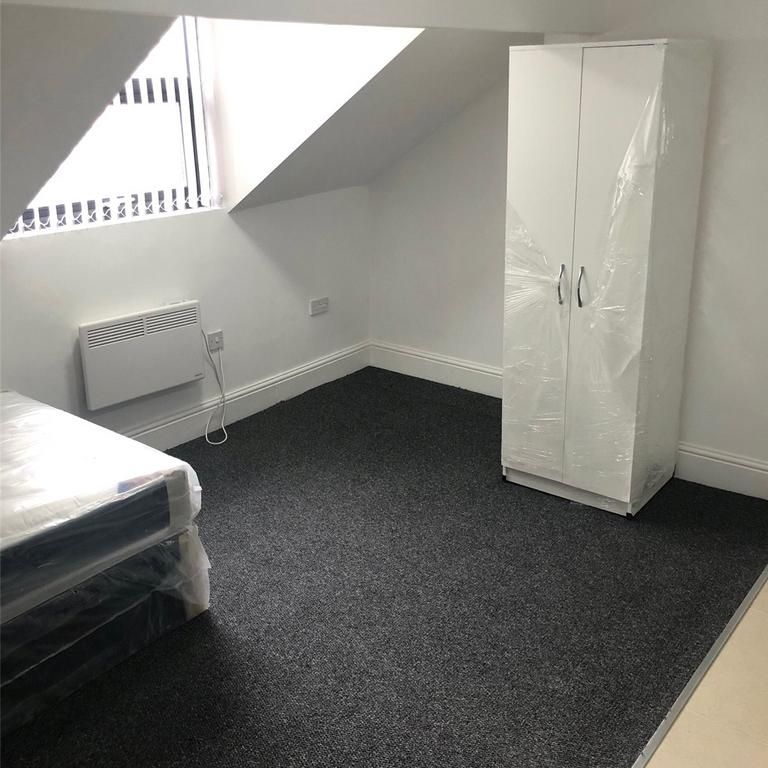 Studio to rent - Photo 1