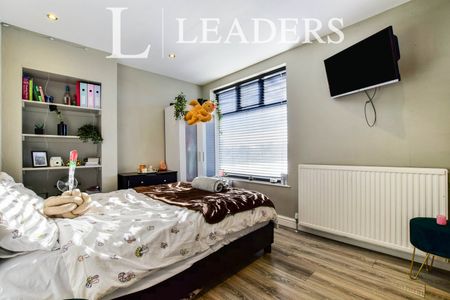 6 bedroom house to rent Hugh Oldham Drive, Salford, M7 - Photo 5