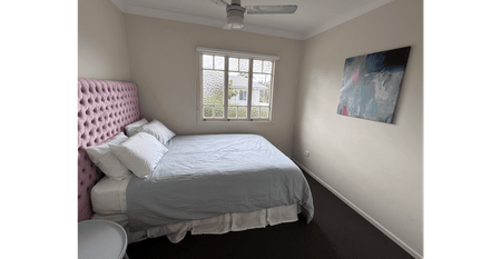 Elevated, Light-Filled 3-Bedroom Home with City Glimpses – Fully Furnished & Move-In Ready - Photo 2