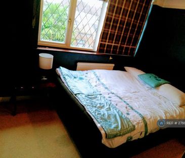 3 bedroom semi-detached house to rent - Photo 6