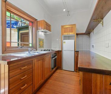 Stylish Two-Bedroom Apartment in the Heart of Vibrant Newtown - Photo 1