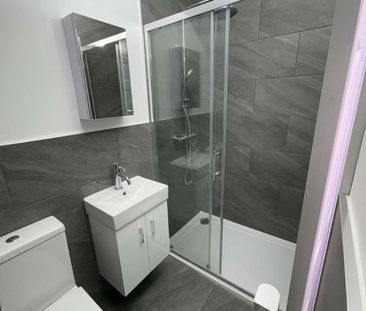 Beeston: Windsor Street Bed, Bath Student House, NG9 - Photo 3