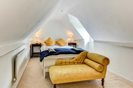 3 bedroom detached house to rent - Photo 2