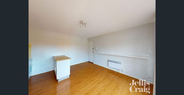 Convenience Meets Low Maintenance with Chic Proportions - Photo 1