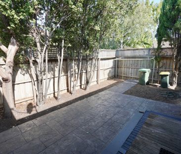 Single-level villa with own street front - Photo 6