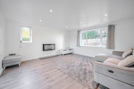 3 bedroom detached house to rent - Photo 3