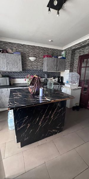 4 bedroom semi-detached house to rent - Photo 2