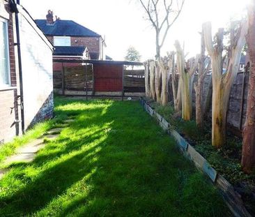 Kings Road, Firswood, Manchester, M16 - Photo 5