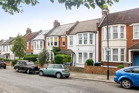 3 bedroom flat to rent - Photo 2