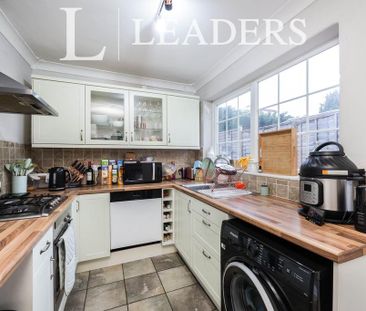 3 bedroom terraced house to rent - Photo 2