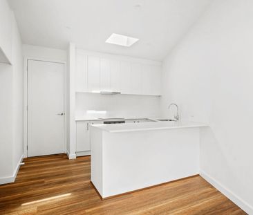 Modern Two-Bedroom Home in a Convenient Location - Photo 5