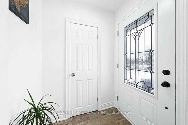 For Lease - 302 Crosby Avenue Unit# Main, Richmond Hill, Ontario - Photo 1