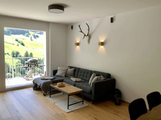 Nur 5 Autominuten von Wattens entfernt: Hochwertig ausgestattete 3-Zimmer-Wohnung im GRÜNEN! - Photo 1