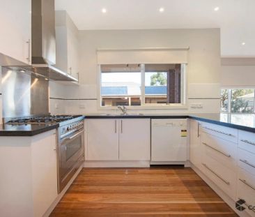Family Home in Cul de sac - Photo 5