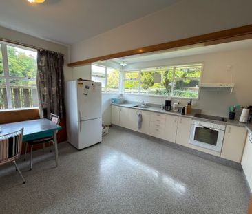 Three bedrooms in Lincoln close to university. - Photo 2