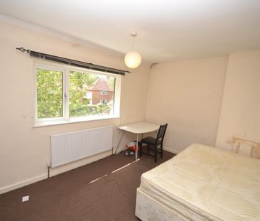 2 bed Mid Terraced House for Rent - Photo 5