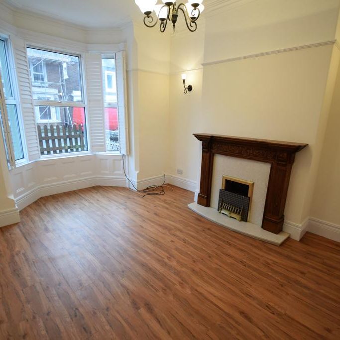 4 bedroom terraced house to rent - Photo 1