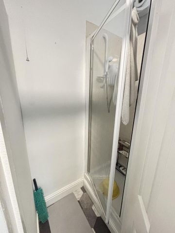 3 bedroom flat to rent - Photo 2