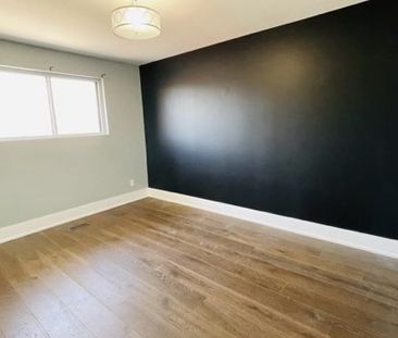 For Lease - 102 Northover Street, Toronto, Ontario - Photo 5