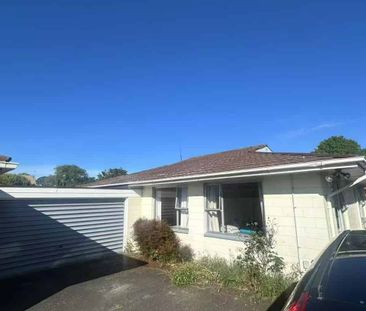 Well-presented 3-bedroom home - Photo 2