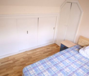 Flat, The Ridgeway, London - Photo 4