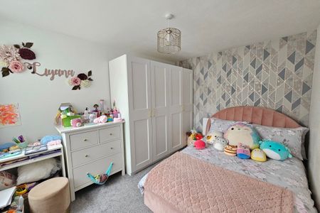 Orchard Lane, SOUTHAMPTON - Photo 4