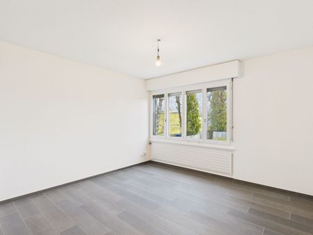 Charming 4.5-room semi-detached house on Sonnhaldenweg in Wittenbach - Foto 3