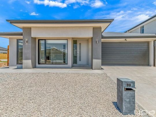 89 Bluebottle Pde, Rockbank - Photo 1