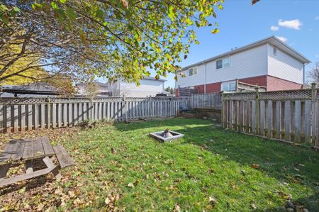 For Lease - 424 Benesfort Court, Kitchener, Ontario - Photo 4