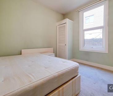 Mile End Road, London - Photo 5