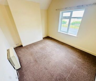 2 bedroom semi-detached house to rent - Photo 4