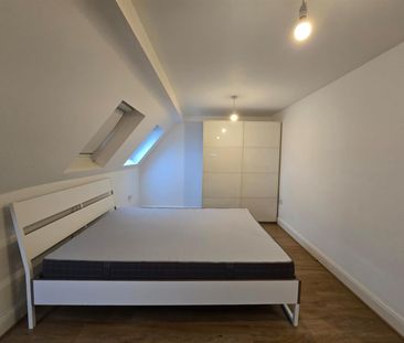 Golders Green Road, London NW11 - Photo 3