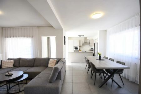 Appartement met twee slaapkamers in Sint-Niklaas - Photo 2