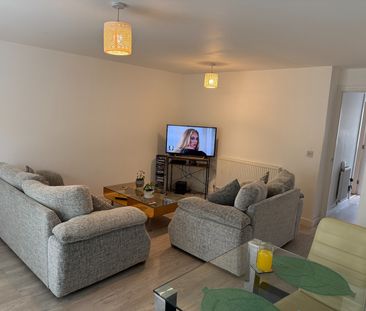 3 Bed Semi-Detached House, Whitley Rise, RG2 - Photo 2