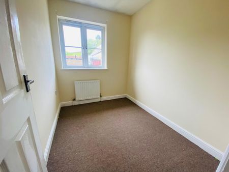 3 bedroom terraced house to rent - Photo 3