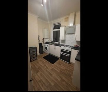 Room in a Shared Flat, Coventry Road, IG1 - Photo 2