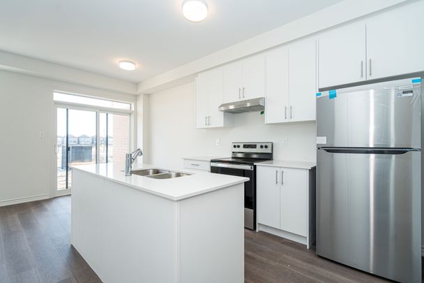 For Lease - 123 Sanderson Drive, Kawartha Lakes, Ontario - Photo 1