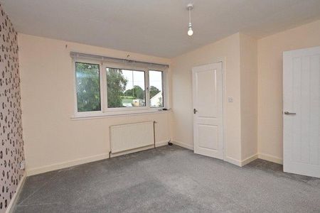 3 bedroom detached house to rent - Photo 2