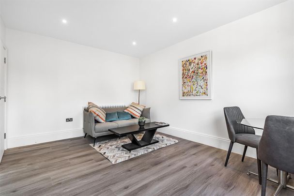 Woodfield Lane, Ashtead - Photo 1