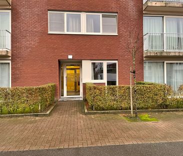 Gelijkvloers appartement met 1 slaapkamer, terras en tuintje - Photo 2